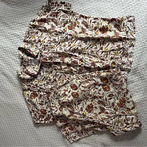 Linen Set - Picture 3 of 7